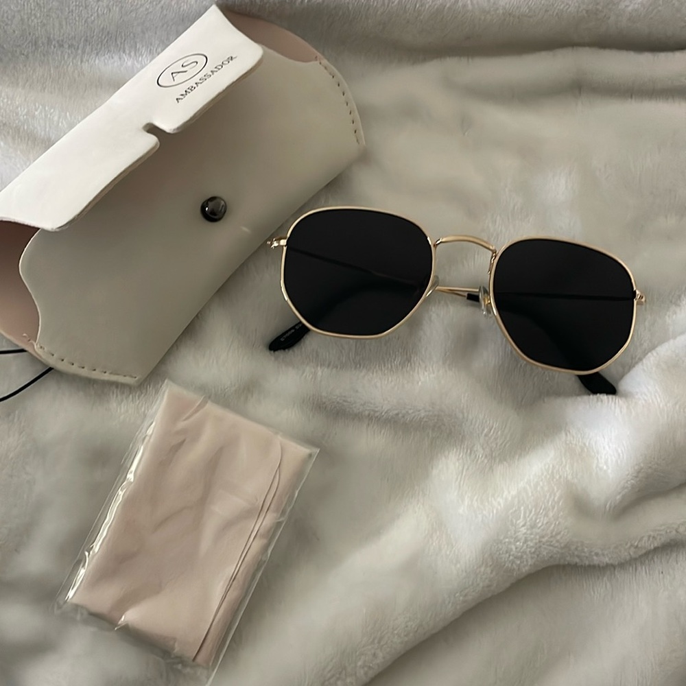 Ambassador shades, dark lens with gold frame sunglasses new